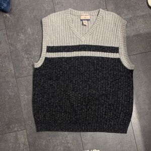 Vtg. High Sierra V-Neck Sweater Vest in Gray and Marbled Black